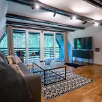 Dom wakacyjny Cozy Nest Kazina Bara