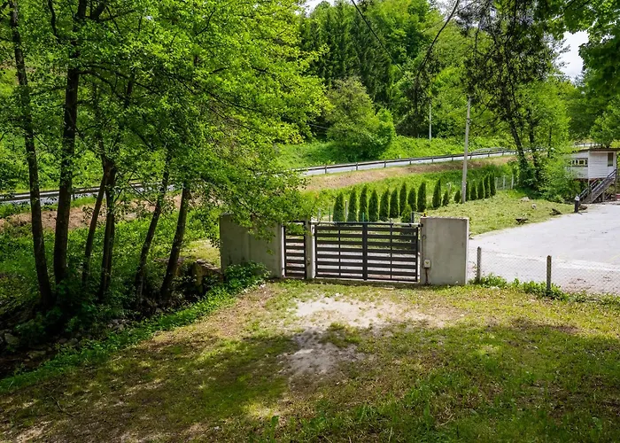 度假居 Cozy Nest Kazina Bara